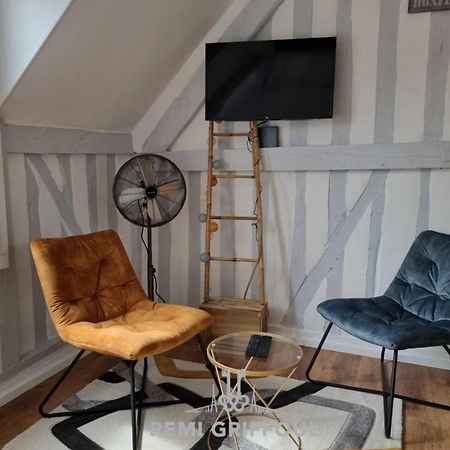 La Capucine Lovely Studio City Center Honfleur Exterior photo
